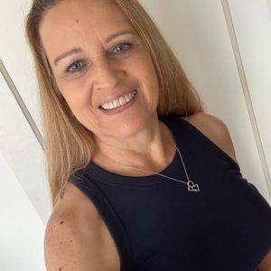 Meet your Posher, Debbie